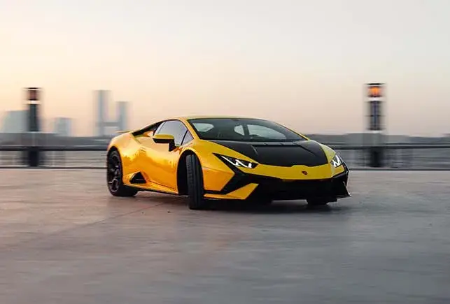 Rent Lamborghini Huracan Tecnica Yellow in Dubai — photo 8 of 9