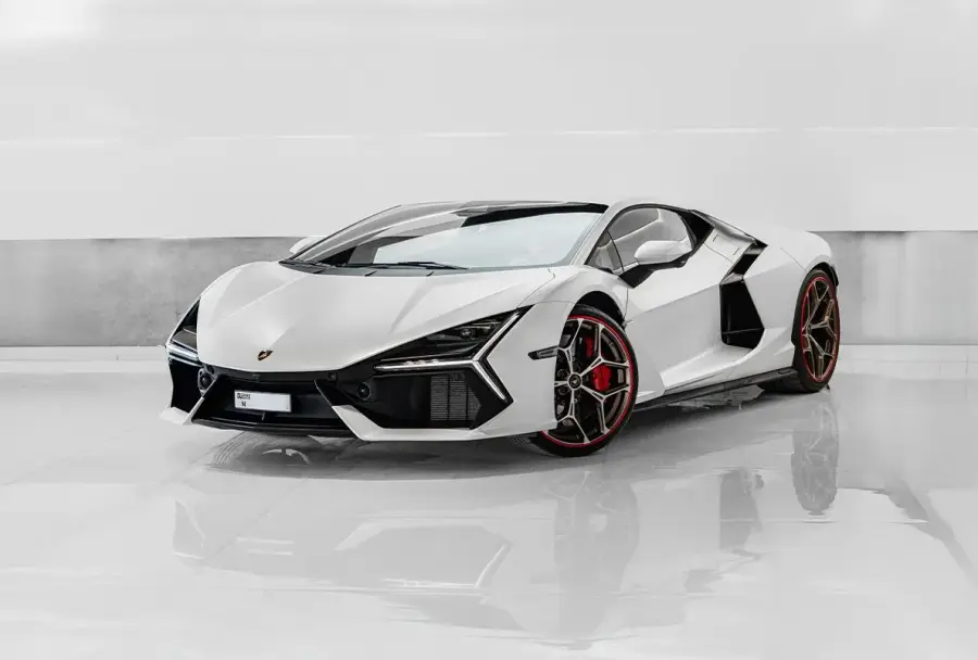 Rent Lamborghini Revuelto White in Dubai — photo 2 of 9