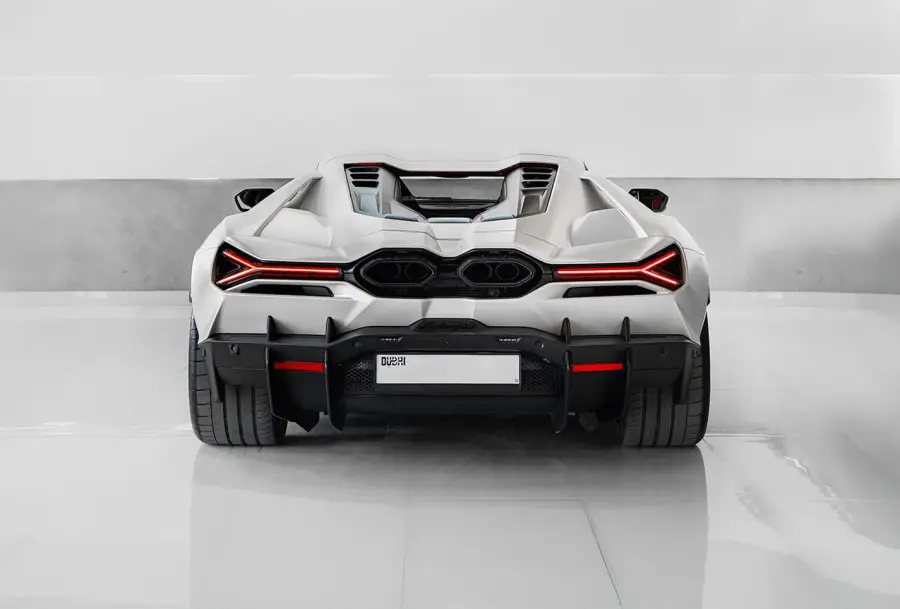 Rent Lamborghini Revuelto White in Dubai — photo 6 of 9