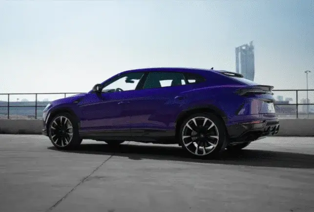 在迪拜租赁紫色兰博基尼Urus — Lamborghini — 第 3 张，共 6 张