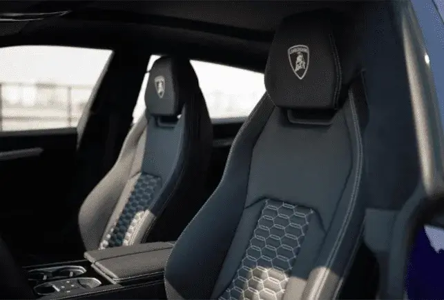 在迪拜租赁紫色兰博基尼Urus — Lamborghini — 第 5 张，共 6 张