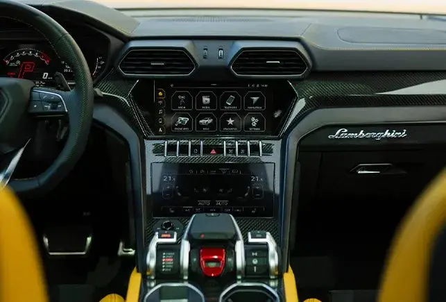 Rent Lamborghini Urus Yellow in Dubai — photo 6 of 7