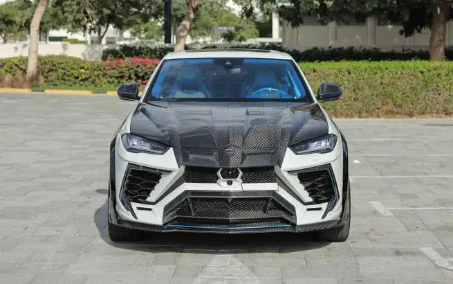 Rent Lamborghini Urus Mansory White in Dubai — photo 4 of 6