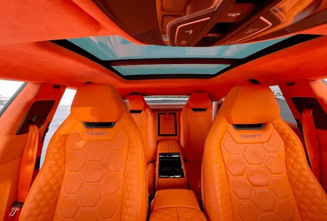 เช่ารถ Lamborghini Urus Mansory สีเทาในดูไบ — รูปที่ 6 จาก 9