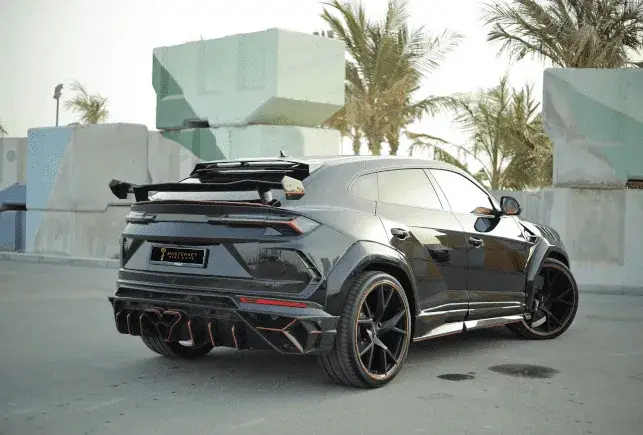 เช่ารถ Lamborghini Urus Mansory สีเทาในดูไบ — รูปที่ 8 จาก 9