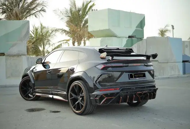 เช่ารถ Lamborghini Urus Mansory สีเทาในดูไบ — รูปที่ 9 จาก 9