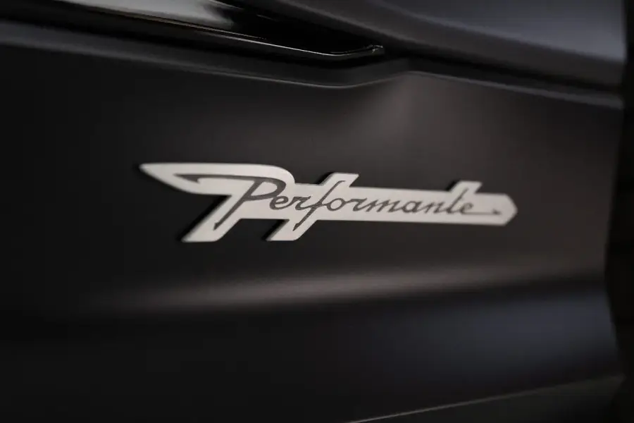 Rent Lamborghini Urus Performante Grey in Dubai — photo 3 of 14