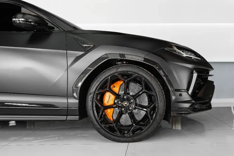 Rent Lamborghini Urus Performante Grey in Dubai — photo 4 of 14
