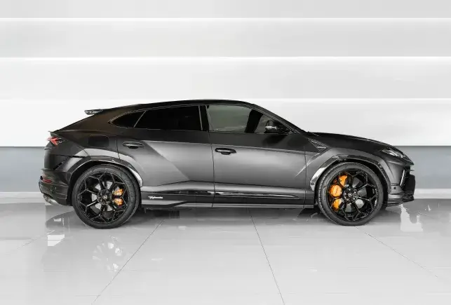 Rent Lamborghini Urus Performante Grey in Dubai — photo 6 of 14