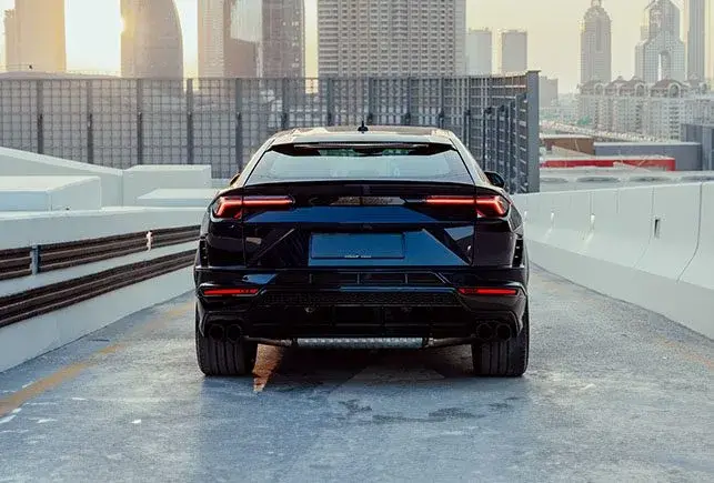 Alquiler de coches Lamborghini Urus S Azul en Dubái — foto 5 de 7