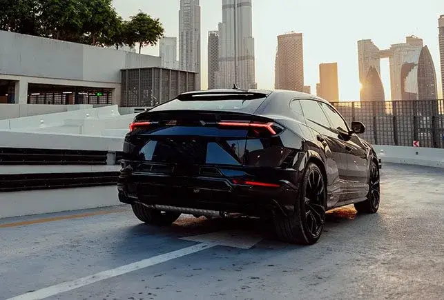 Alquiler de coches Lamborghini Urus S Azul en Dubái — foto 6 de 7
