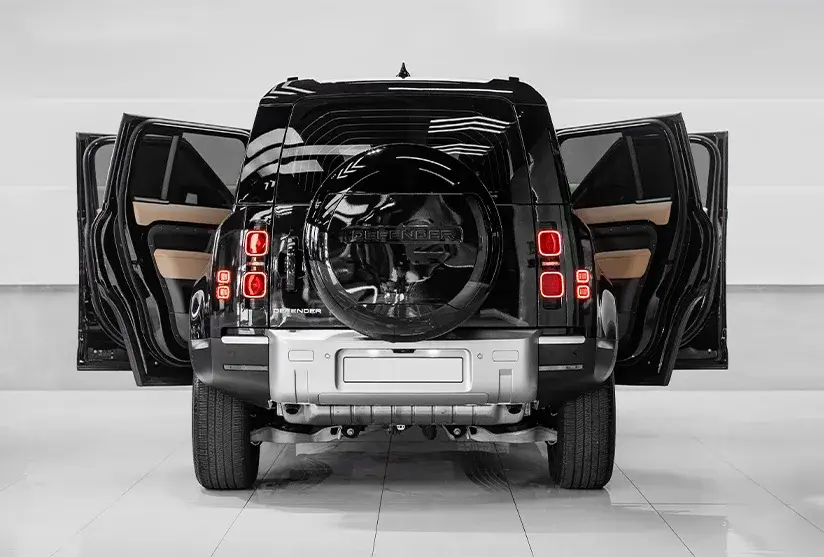 Rent Land Rover Defender Black in Dubai — photo 2 of 8