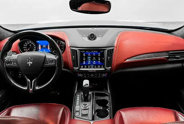 Rent Maserati Levante Black in Dubai — photo 5 of 6