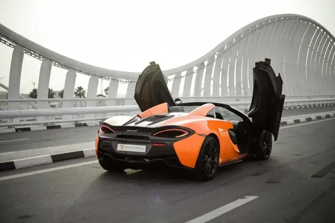 Rent Mclaren 570S Spider Orange in Dubai — photo 4 of 5