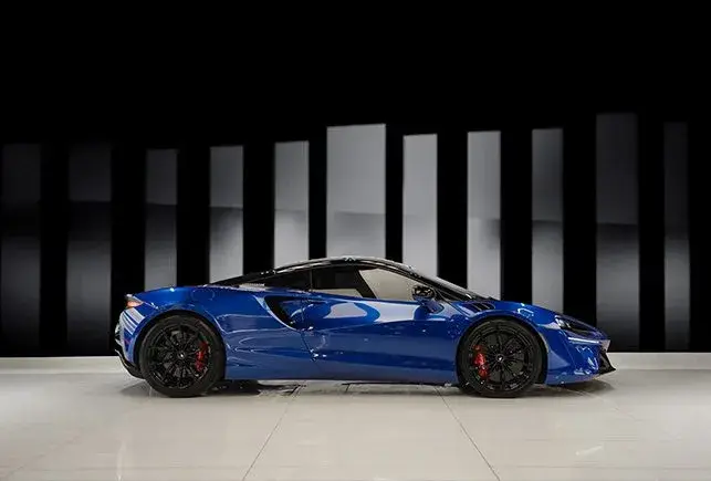 Rent McLaren Artura Blue in Dubai — Mclaren — photo 3 of 8
