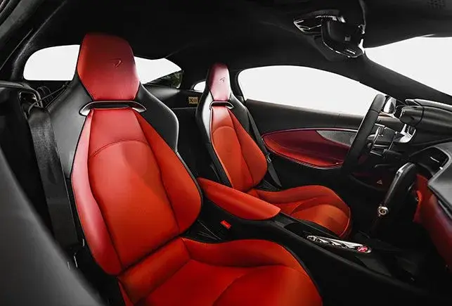 Rent Mclaren Artura Green Black in Dubai — photo 6 of 7