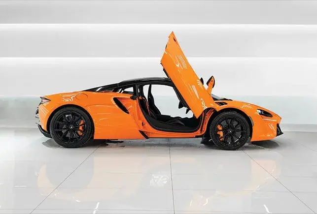 Rent Mclaren Artura Orange in Dubai — photo 3 of 6