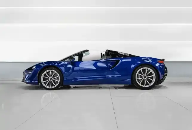 Rent McLaren Artura Spider Blue in Dubai — Mclaren — photo 3 of 7