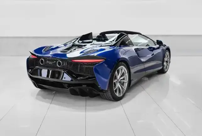 Rent McLaren Artura Spider Blue in Dubai — Mclaren — photo 4 of 7