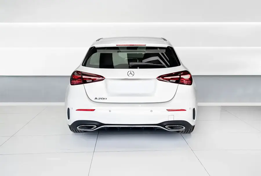 Rent Mercedes A 200 Hatch White in Dubai — Mercedes-Benz — photo 4 of 7