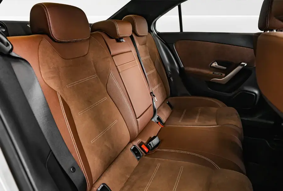 Rent Mercedes A 200 Hatch White in Dubai — Mercedes-Benz — photo 7 of 7