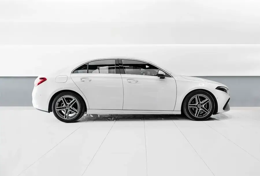 Rent Mercedes A200 White in Dubai — Mercedes-Benz — photo 9 of 9