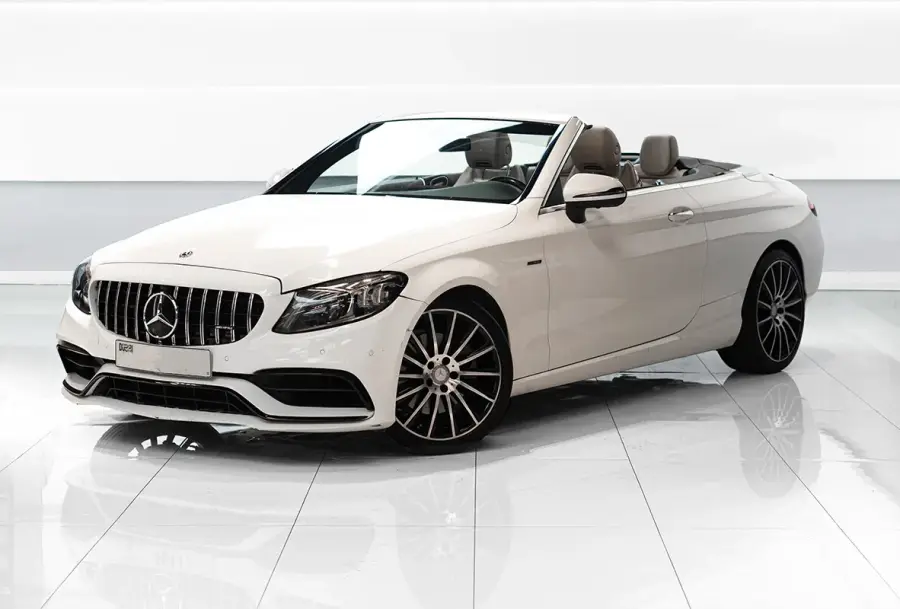 Rent Mercedes C300 Convertible White in Dubai — Mercedes-Benz — photo 2 of 7