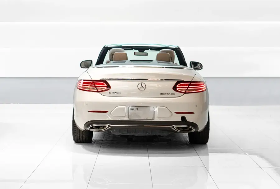 Rent Mercedes C300 Convertible White in Dubai — Mercedes-Benz — photo 4 of 7