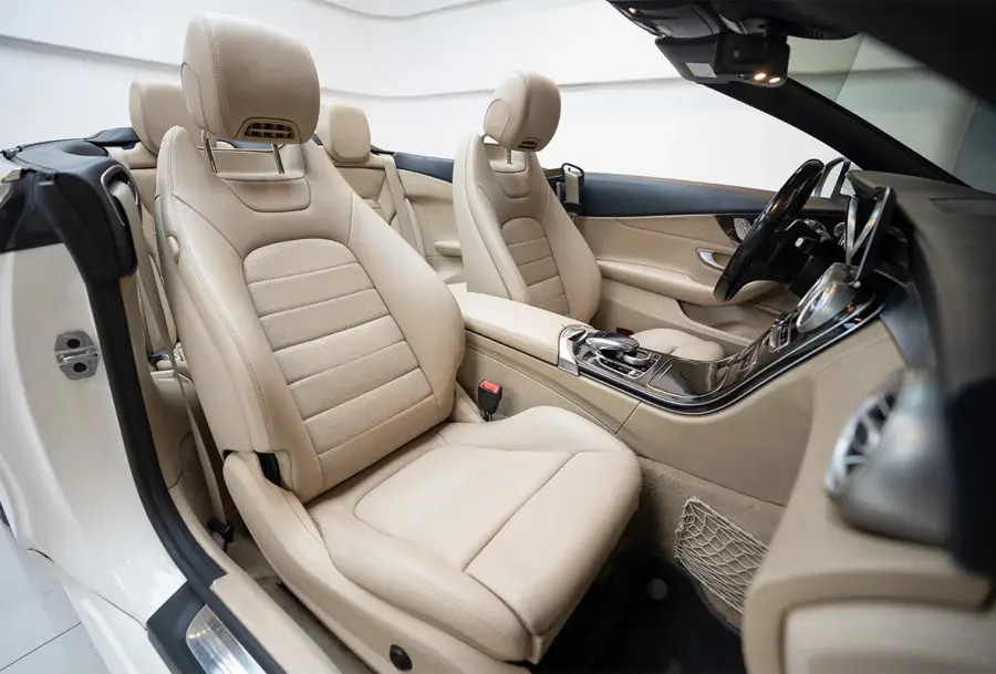 Rent Mercedes C300 Convertible White in Dubai — Mercedes-Benz — photo 6 of 7
