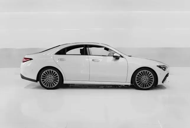 Rent Mercedes CLA 200 White in Dubai — Mercedes-Benz — photo 5 of 9