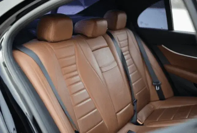 Rent Mercedes E class Black in Dubai — Mercedes-Benz — photo 4 of 8
