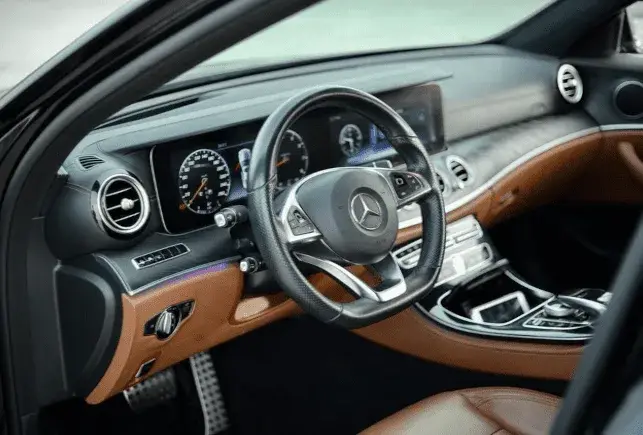 Rent Mercedes E class Black in Dubai — Mercedes-Benz — photo 8 of 8