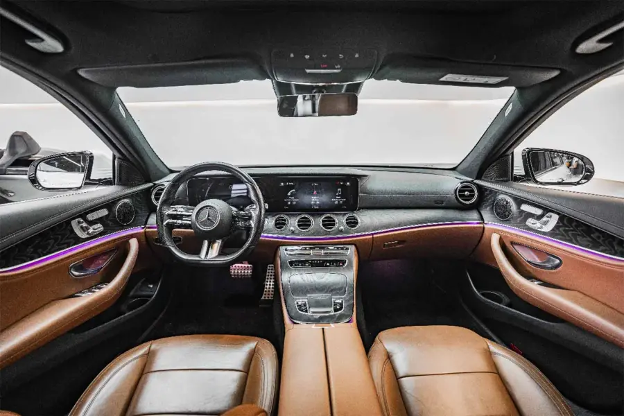 เช่ารถ Mercedes E 300 สีขาวในดูไบ — Mercedes-Benz — รูปที่ 7 จาก 7