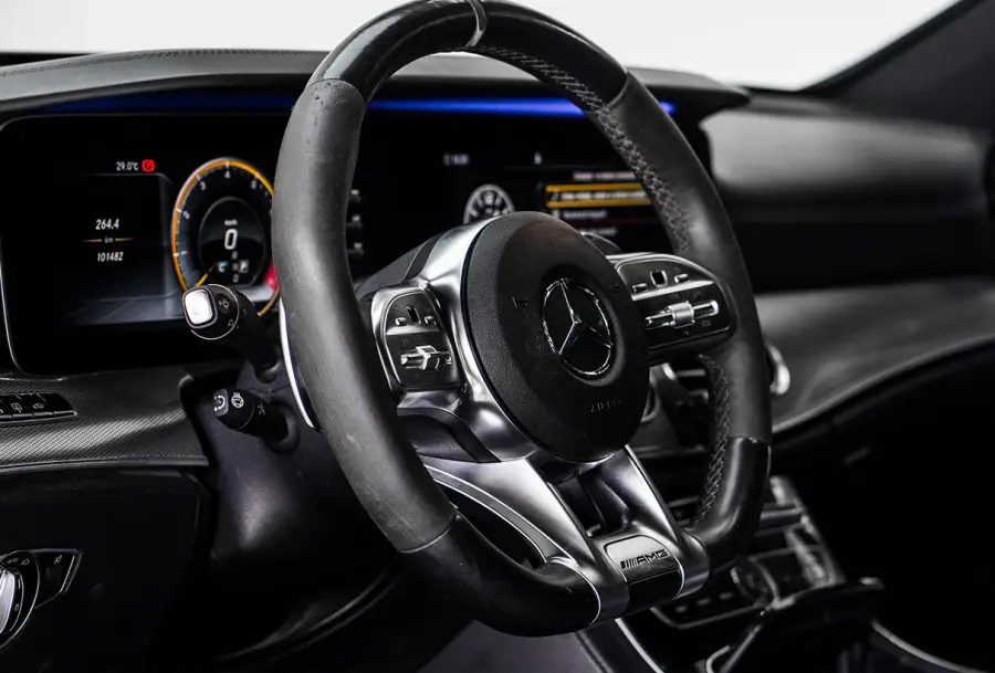 เช่ารถ Mercedes E63s สีขาวในดูไบ — Mercedes-Benz — รูปที่ 2 จาก 9