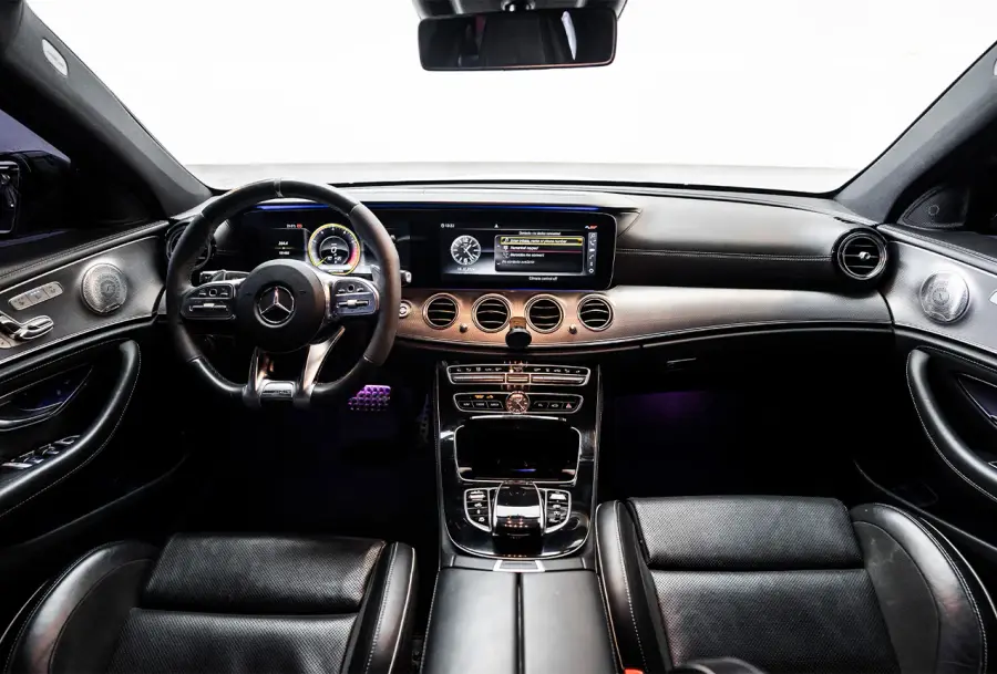 เช่ารถ Mercedes E63s สีขาวในดูไบ — Mercedes-Benz — รูปที่ 6 จาก 9