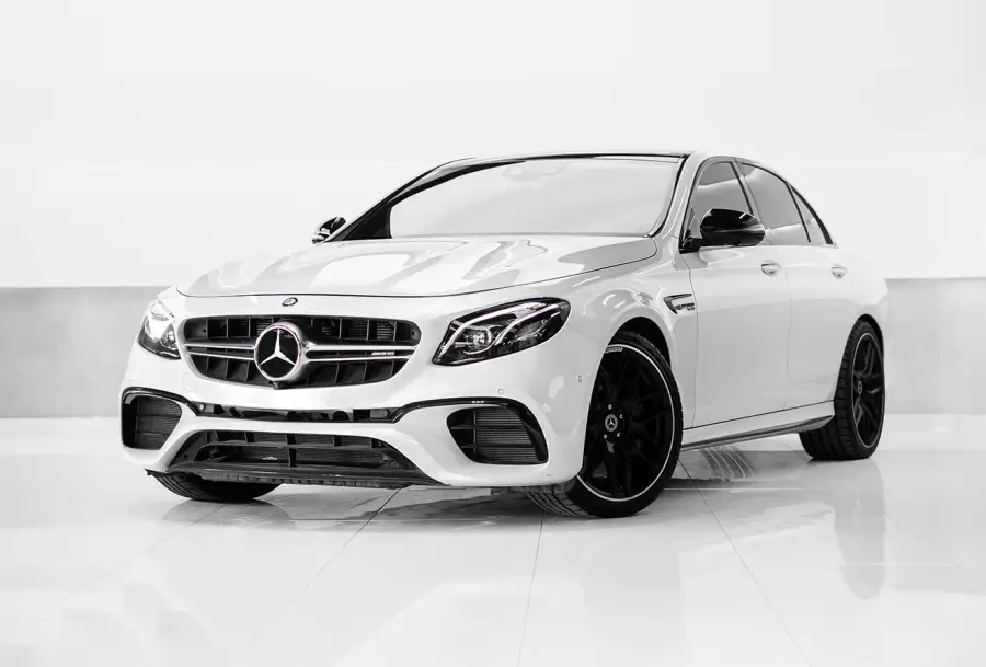 เช่ารถ Mercedes E63s สีขาวในดูไบ — Mercedes-Benz — รูปที่ 7 จาก 9
