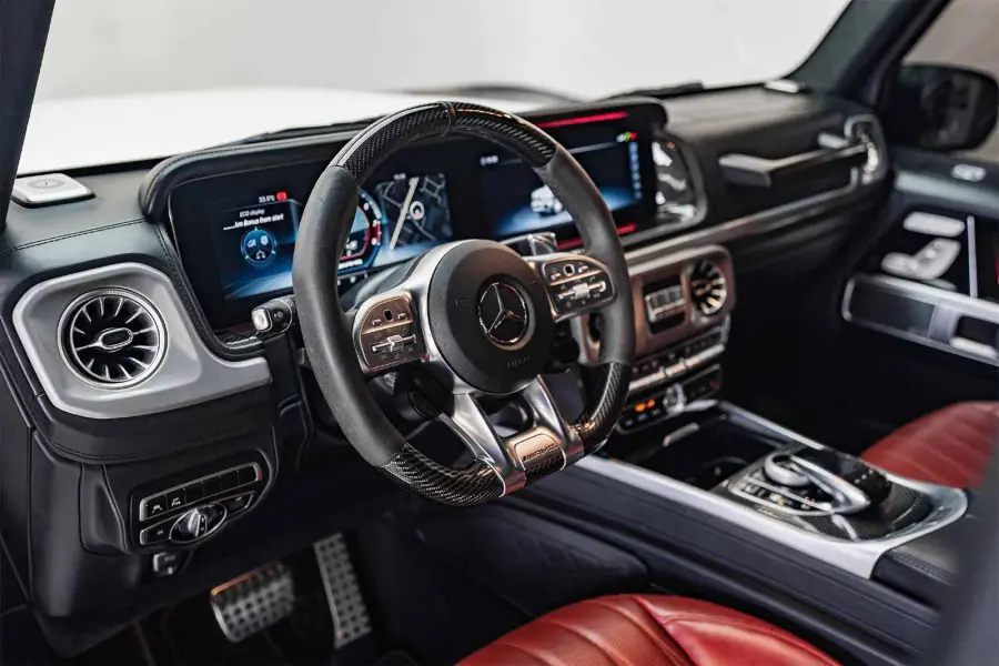 Rent Mercedes G Wagon Black in Dubai — Mercedes-Benz — photo 8 of 9
