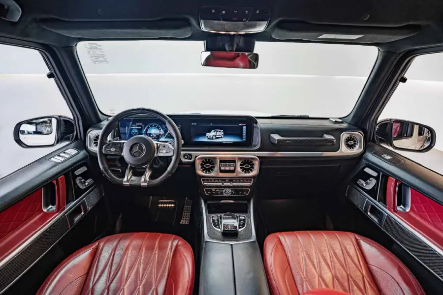 Rent Mercedes G Wagon Black in Dubai — Mercedes-Benz — photo 9 of 9