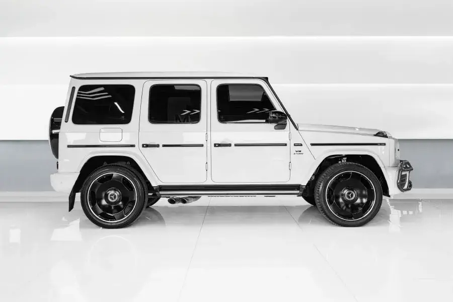 Rent Mercedes G63 White in Dubai — Mercedes-Benz — photo 4 of 8