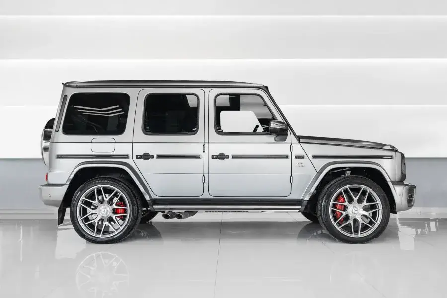 Rent Mercedes G63 Silver in Dubai — Mercedes-Benz — photo 3 of 7
