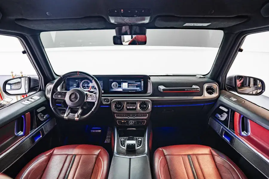 Rent Mercedes G63 Silver in Dubai — Mercedes-Benz — photo 6 of 7