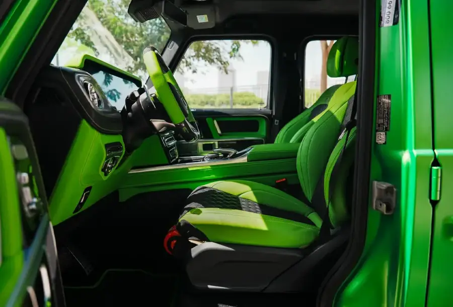 Rent G63 Brabus Kit Green in Dubai — Mercedes-Benz — photo 6 of 7