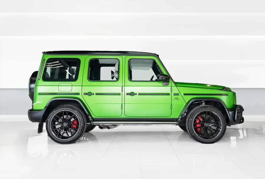 Rent Mercedes G63 Green in Dubai — Mercedes-Benz — photo 4 of 8