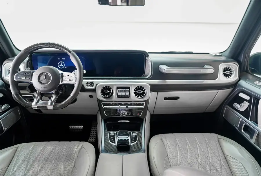 Rent Mercedes G63 Green in Dubai — Mercedes-Benz — photo 6 of 8