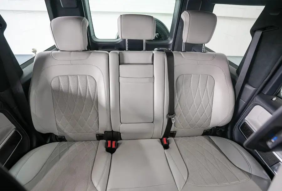 Rent Mercedes G63 Green in Dubai — Mercedes-Benz — photo 8 of 8