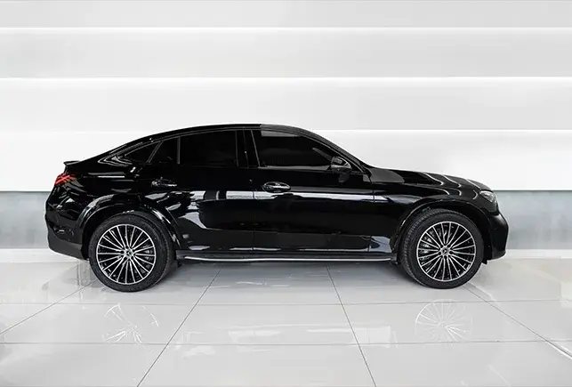 Rent Mercedes GLC 200 Black in Dubai — Mercedes-Benz — photo 6 of 8