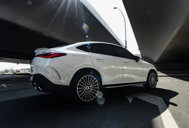 Rent Mercedes GLC 200 White in Dubai — Mercedes-Benz — photo 5 of 7