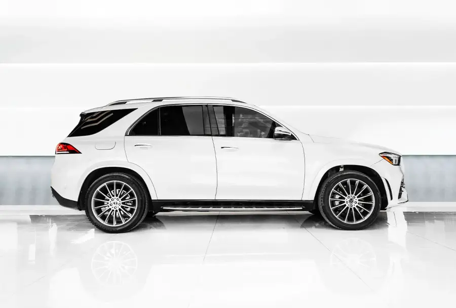 Rent Mercedes GLE 350 White in Dubai — Mercedes-Benz — photo 2 of 9