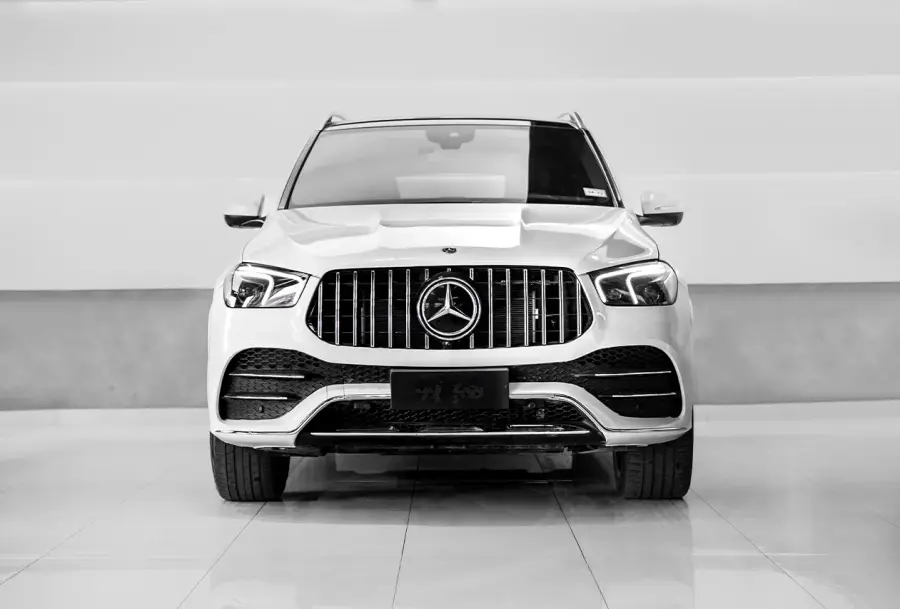 Rent Mercedes GLE 350 White in Dubai — Mercedes-Benz — photo 7 of 9