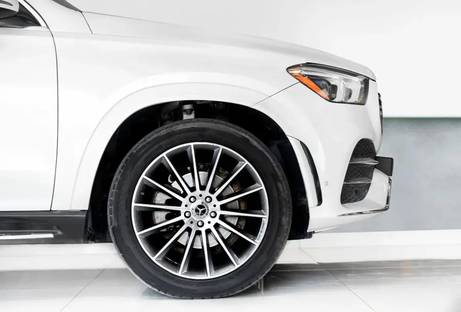 Rent Mercedes GLE 350 White in Dubai — Mercedes-Benz — photo 8 of 9